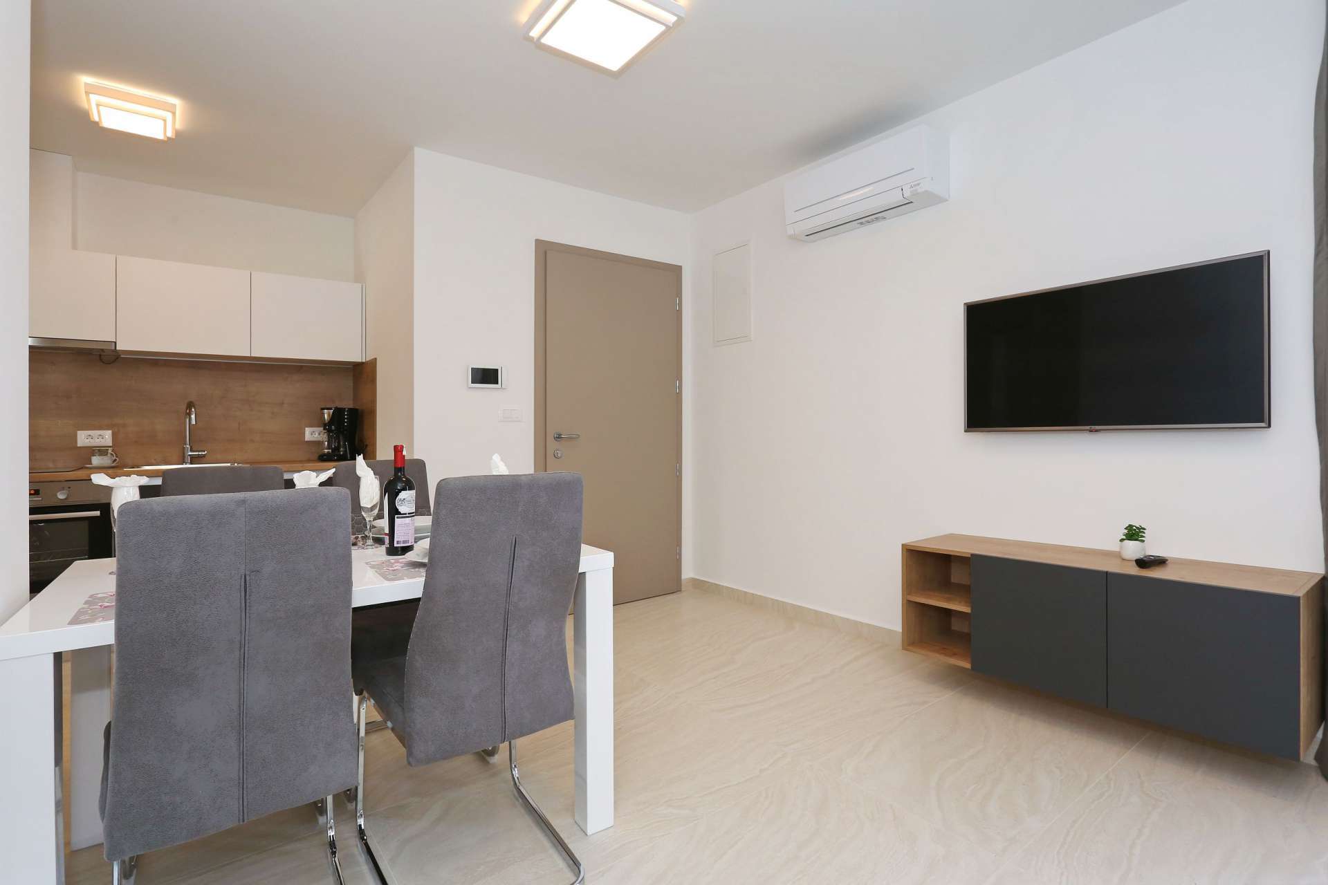 Apartment with Terrace