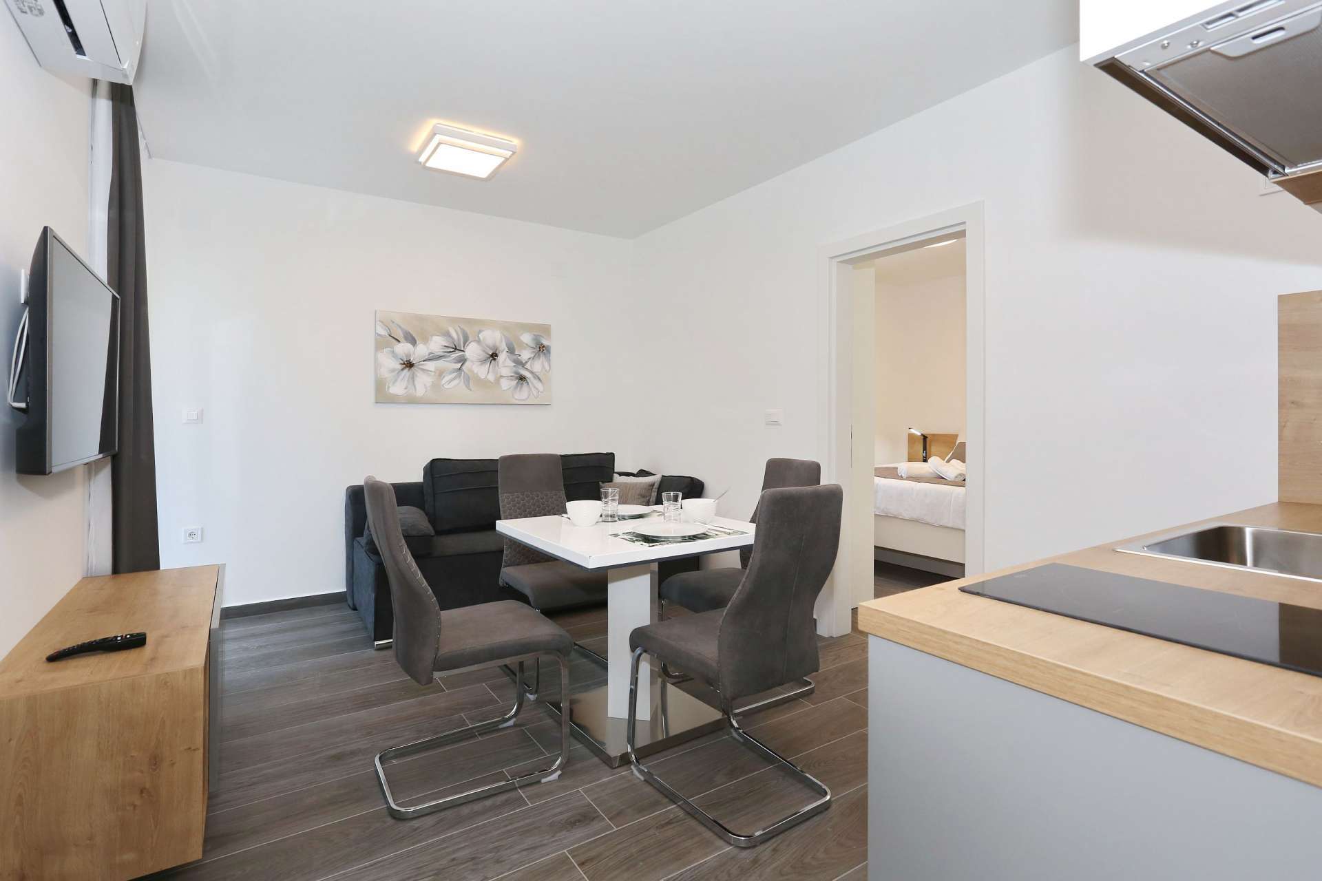 One-Bedroom Apartment