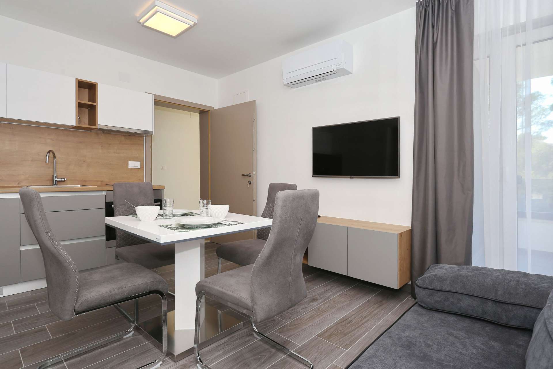 One-Bedroom Apartment