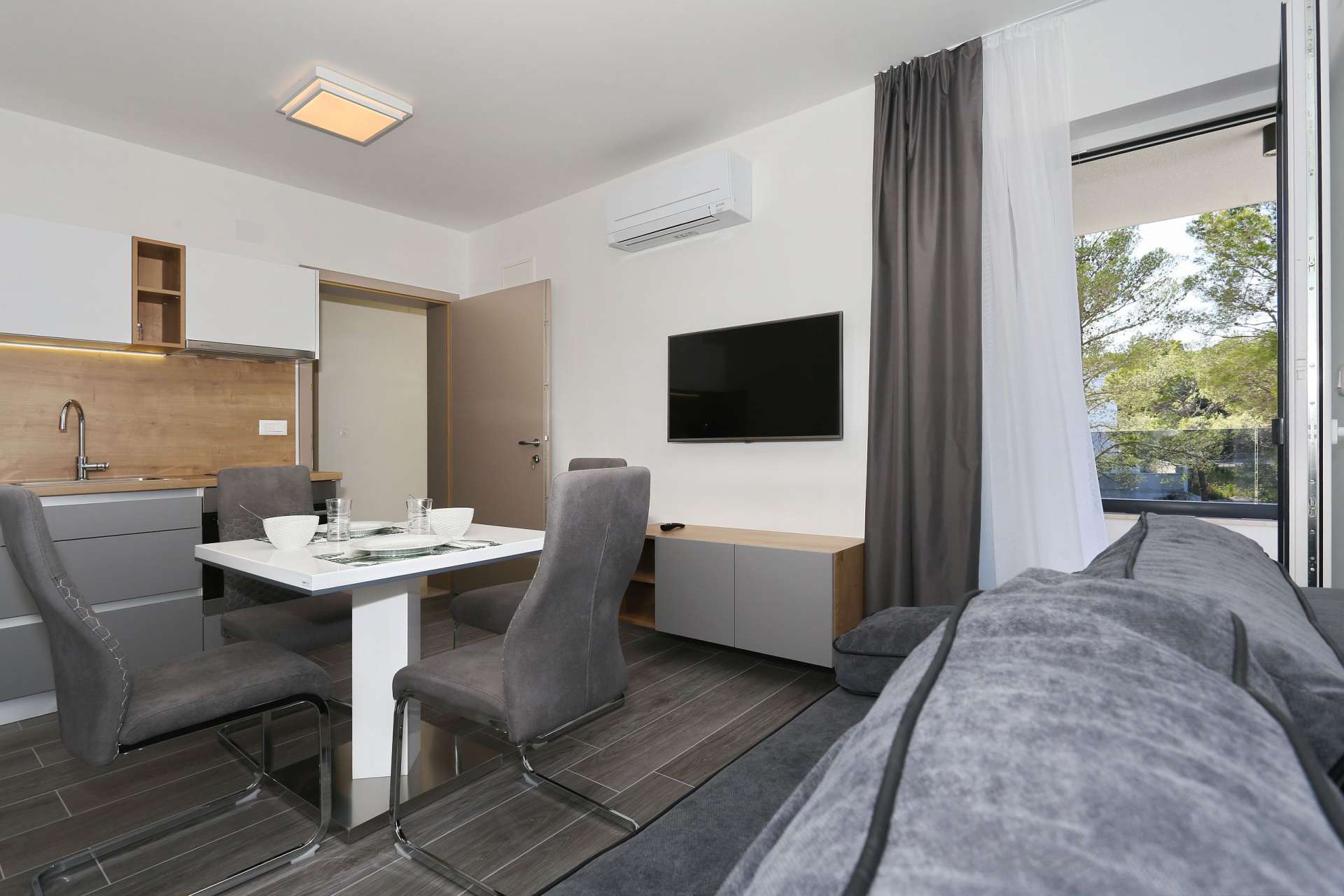One-Bedroom Apartment